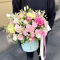 flower-box-z-rozami-i-gozdzikami-dancing-queen.jpg