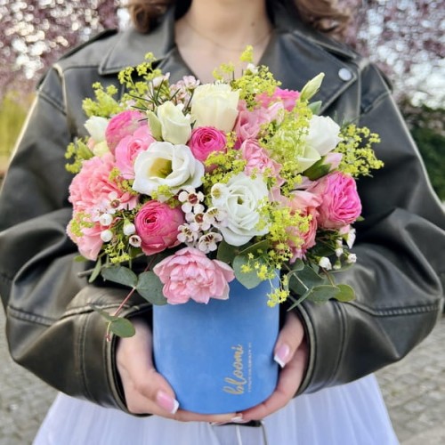 Flower box z różami i goździkami - DLA CIEBIE