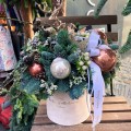 flowerbox-swiateczny-z-bombkami.jpg