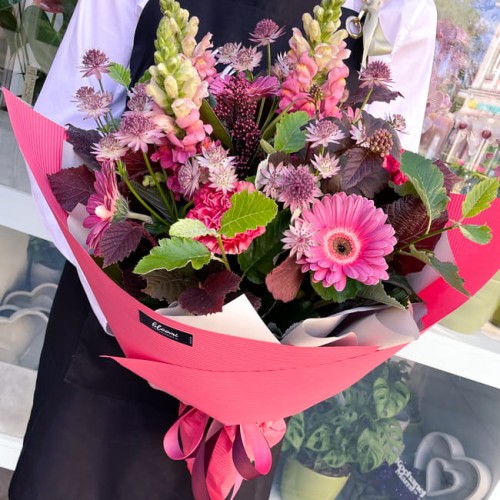 Autorski bukiet z gerberą i astrantią - GWIAZDKA