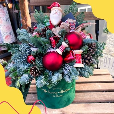 Szukasz trafionych prezentów? Poznaj świąteczny flower box